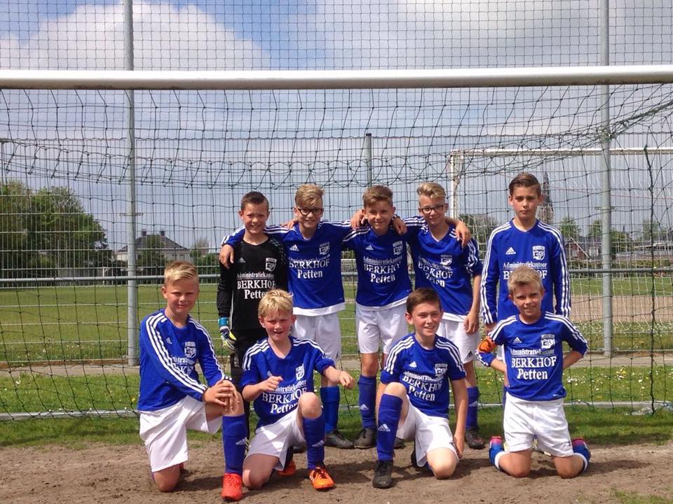 Petten JO11 kampioen!