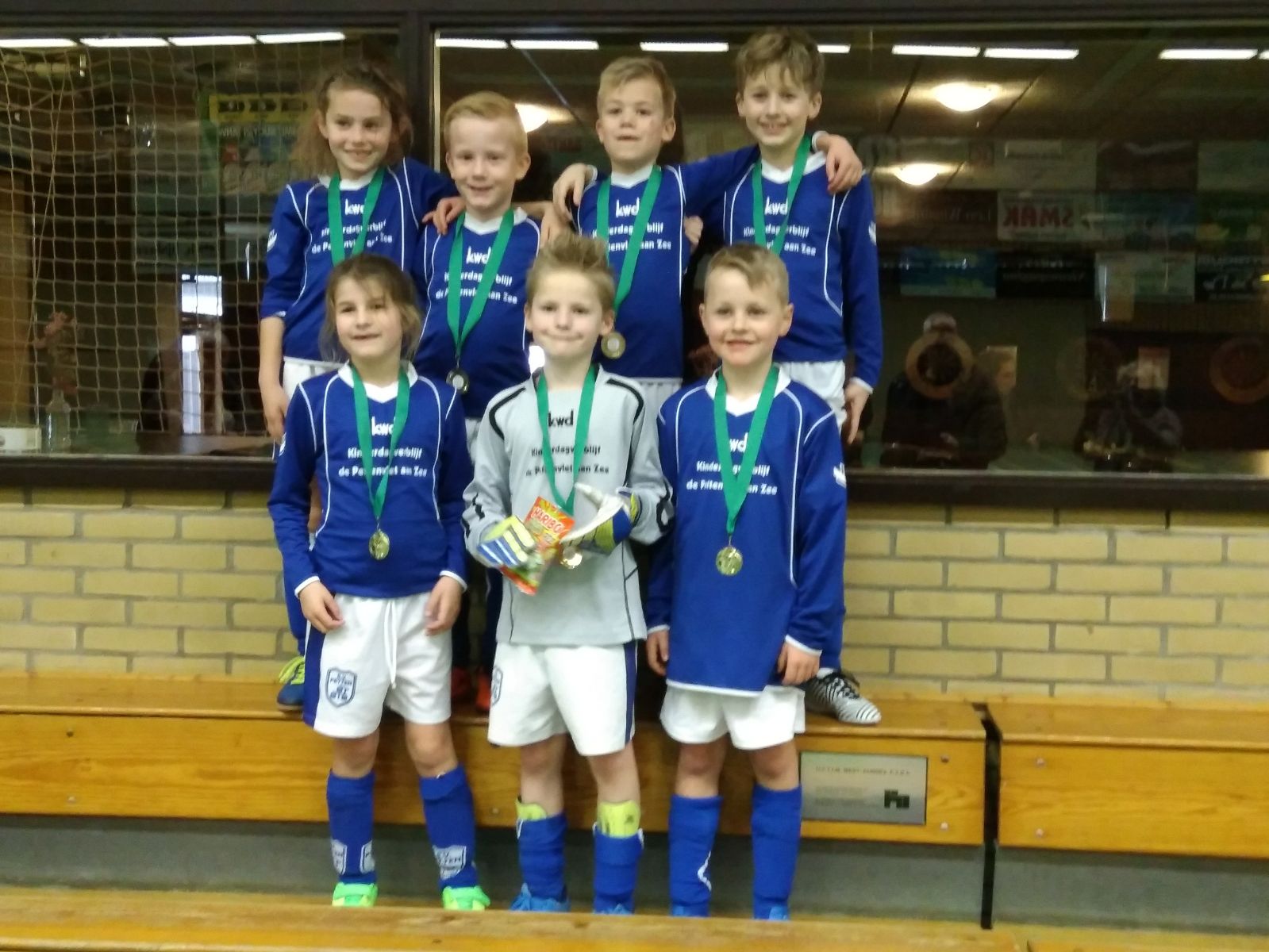 Petten JO8 en Petten JO13 pakken kampioenschap in de zaal